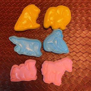 Set of 6 Animal cutters/ molds